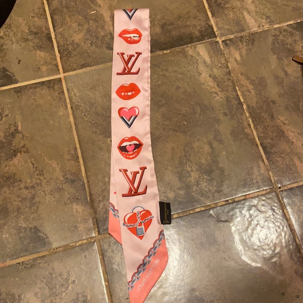 Luis Vuitton Scarf